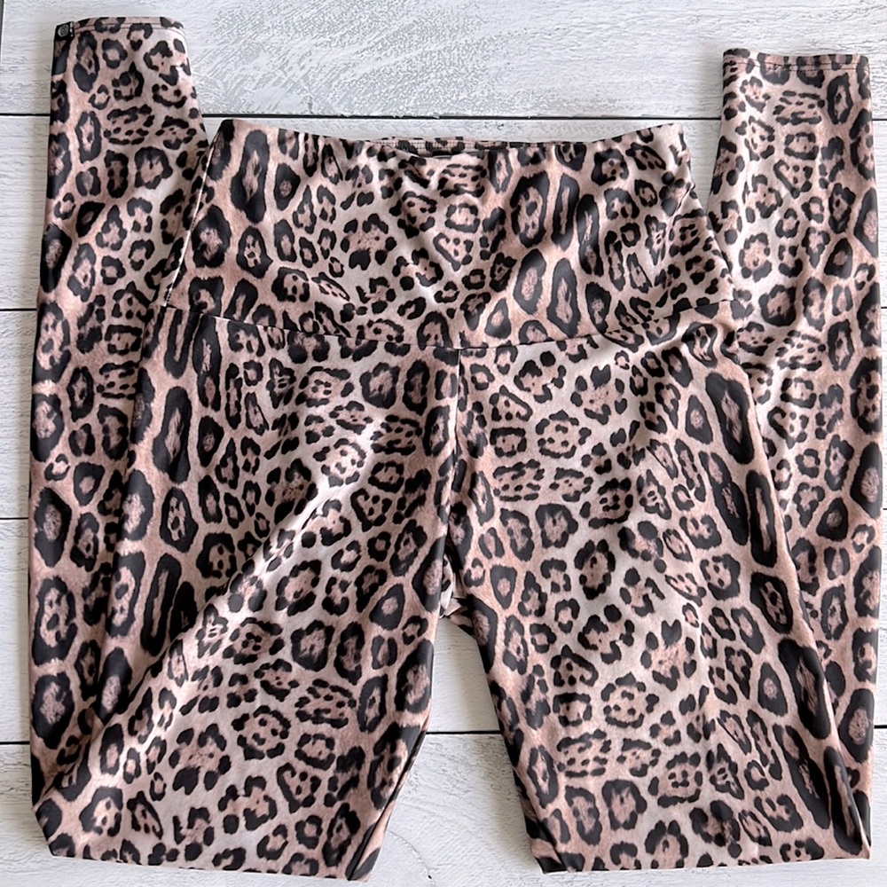 Onzie High Rise Long Legging Leopard Print S/M